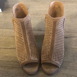 Like new! Lucky Brand open toe booties.